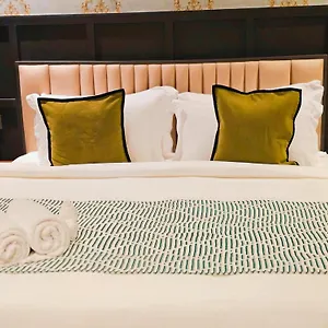 Carnarvon By Reunion Hotel